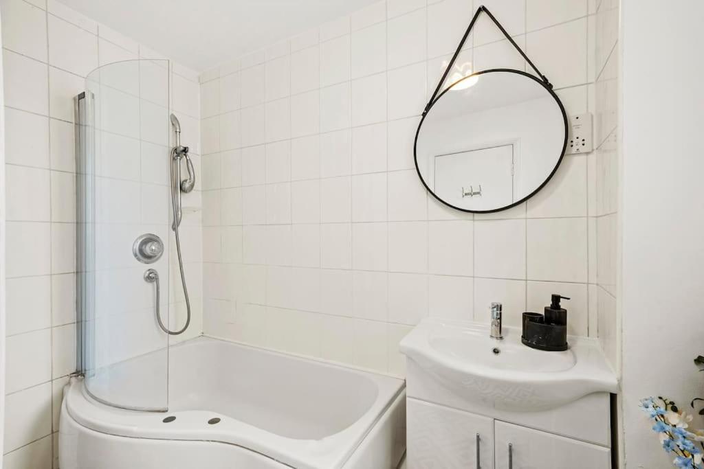 Cosy Apartment 5 Guests 3 Beds 1 Sofa Bed Lewisham Londra Dış mekan fotoğraf